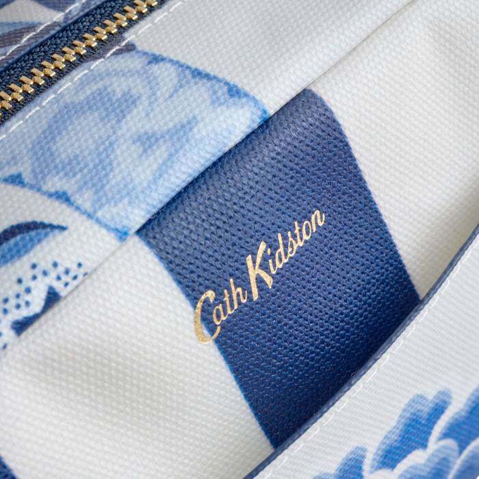 Female Travel Wallet Doodles & Daydreams Floral Blue 1