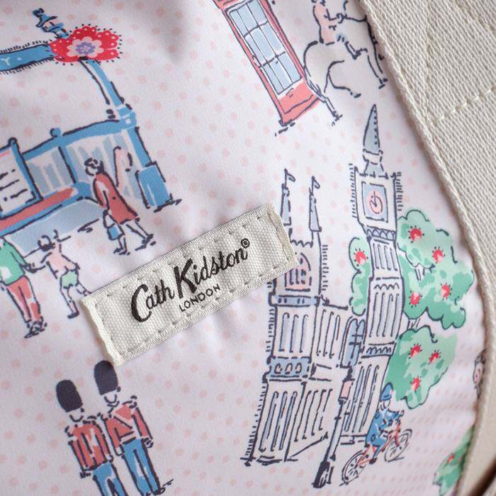 Female Overnight Bag Lovely London Ecru 1