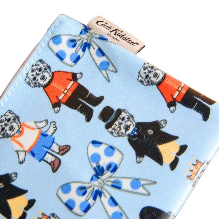 Female Zip Purse London Dogs Blue 1