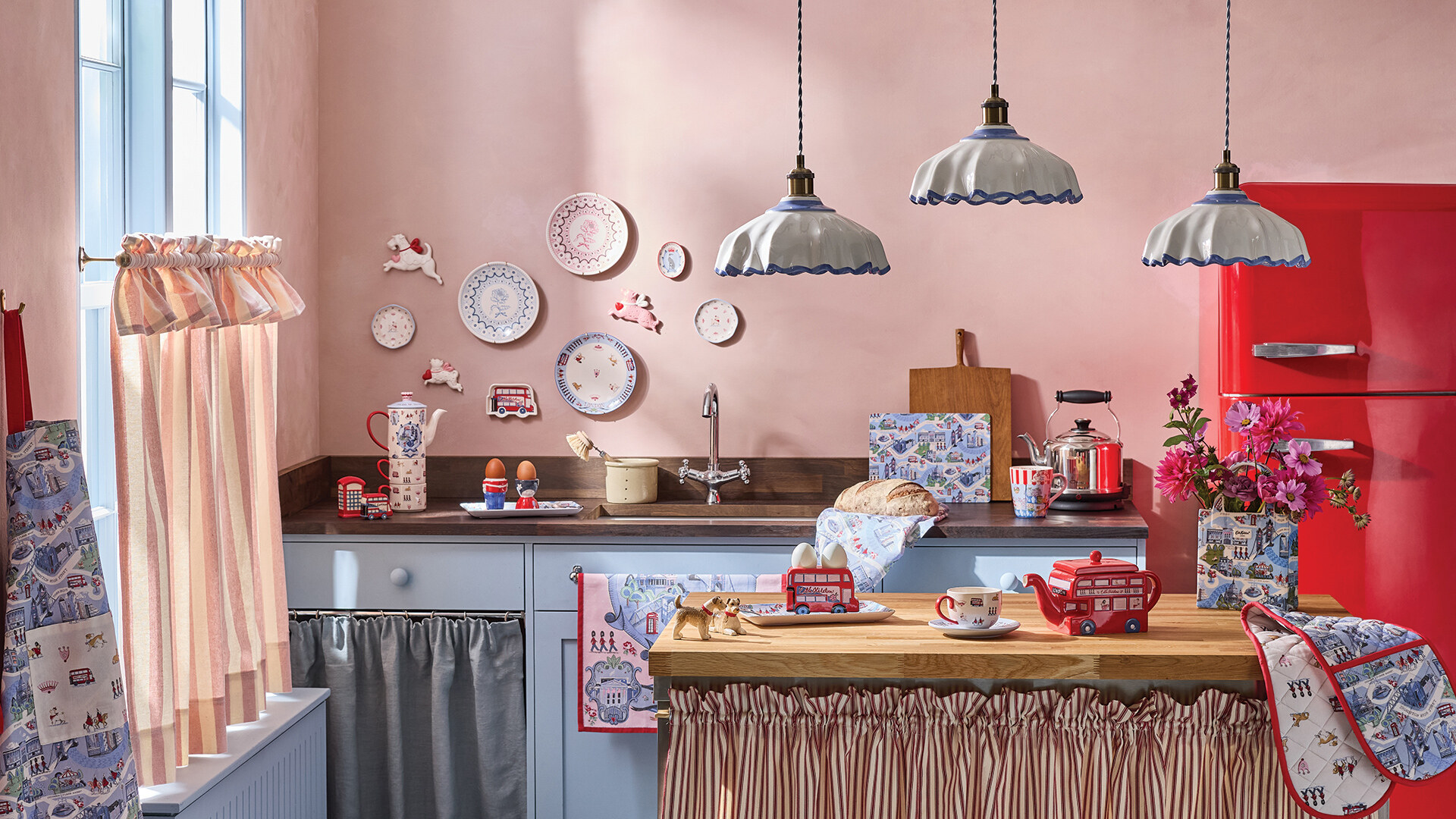 CATH KIDSTON’S TEA ROOM Mobile